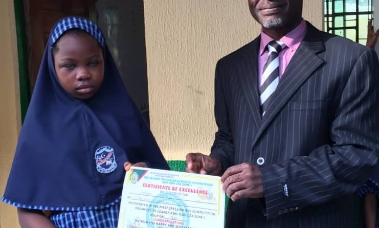 spelling bee winner gets certificate